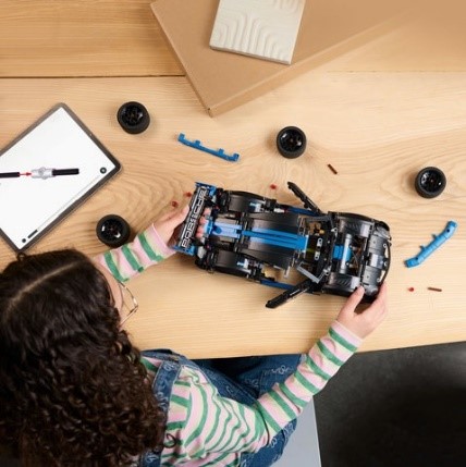 TECHNIC - AUTO DA CORSA PORSCHE GT4 E-PERFORMANCE - 42176